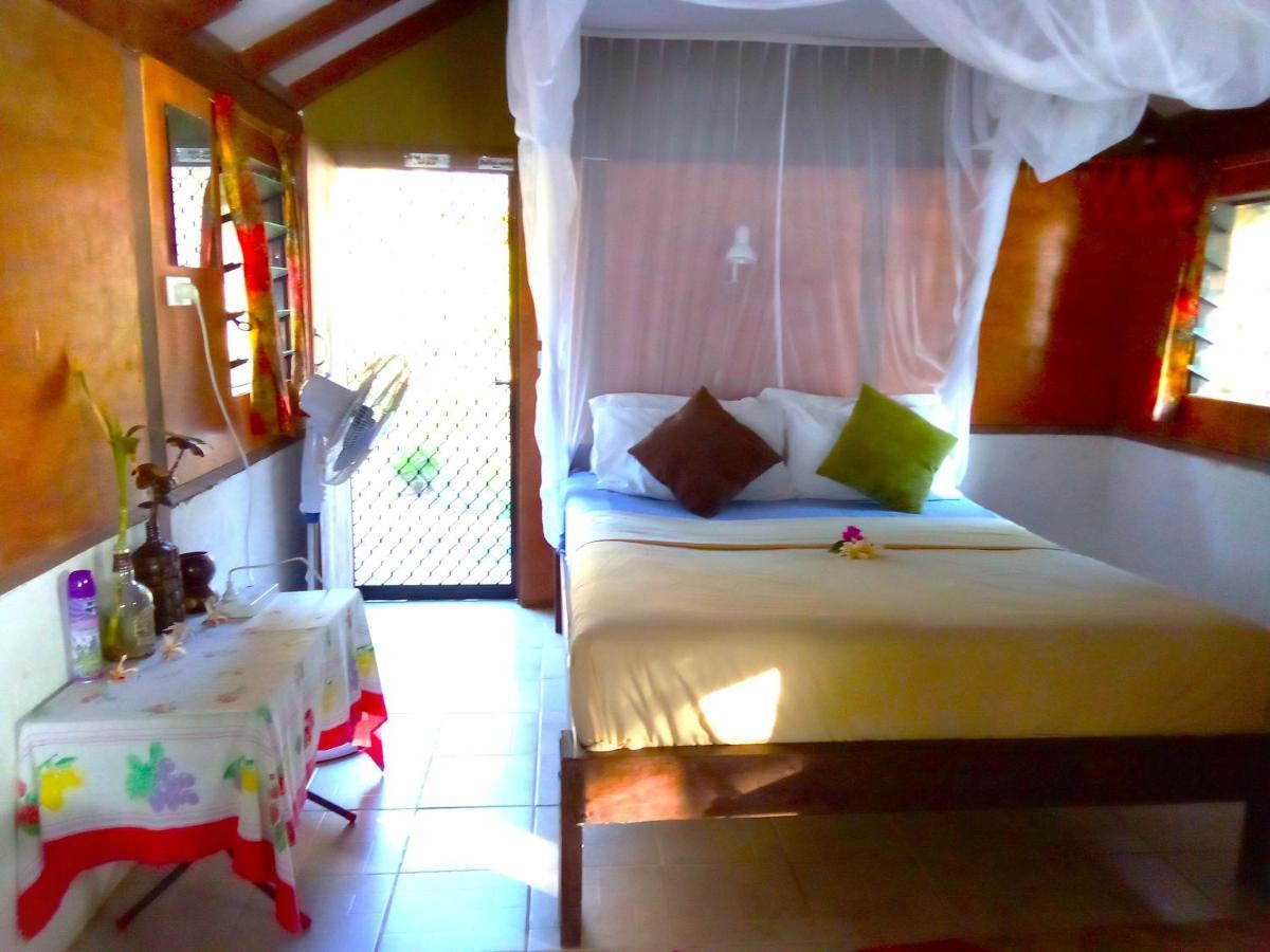 Vatupau Beachfront Bungalows Порт Вила Екстериор снимка