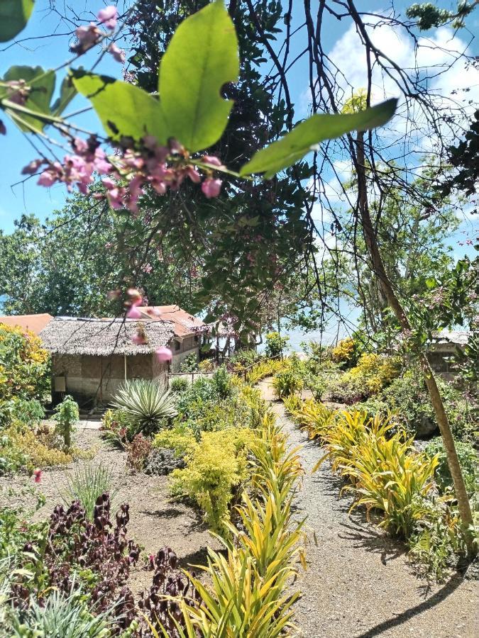 Vatupau Beachfront Bungalows Порт Вила Екстериор снимка